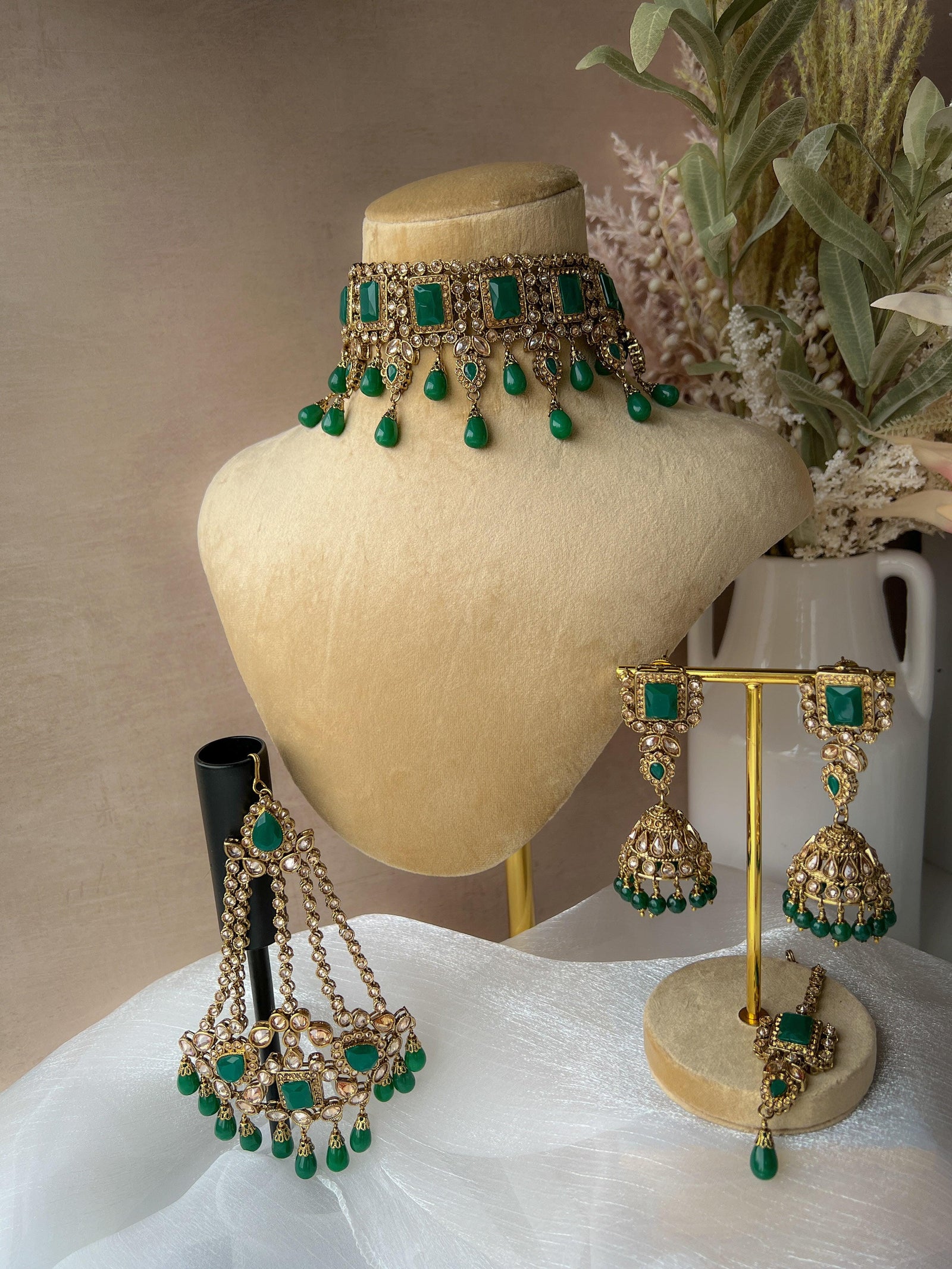 Fearless in Emerald Necklace Sets THE KUNDAN SHOP 