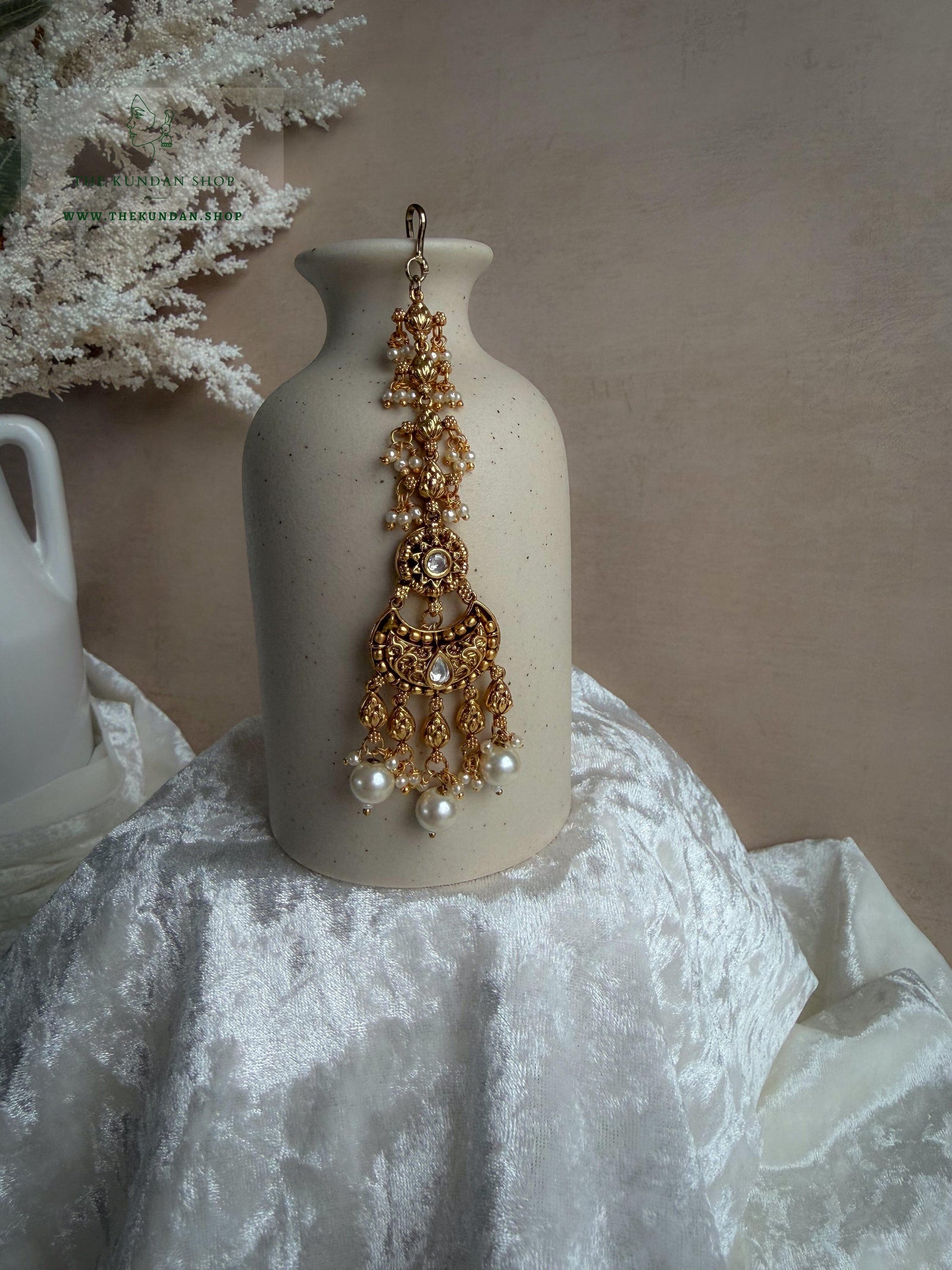Crowned // Antique Maangtikkas Maangtikka THE KUNDAN SHOP 