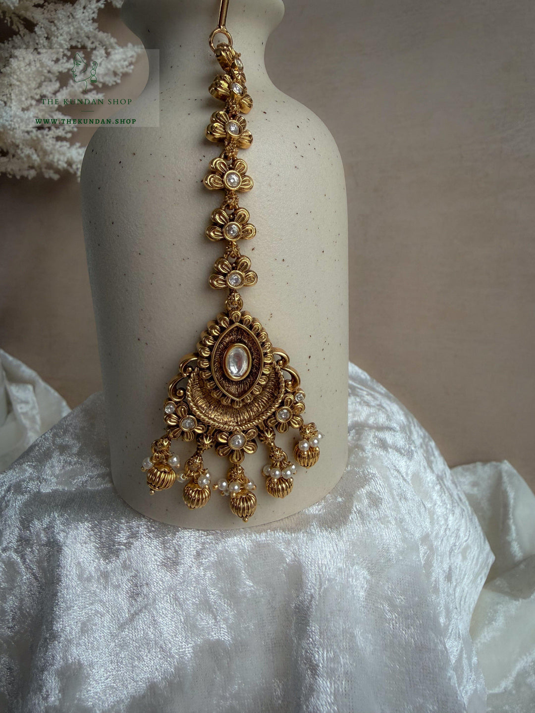 Crowned // Antique Maangtikkas Maangtikka THE KUNDAN SHOP 