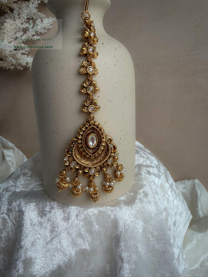 Crowned // Antique Maangtikkas Maangtikka THE KUNDAN SHOP 