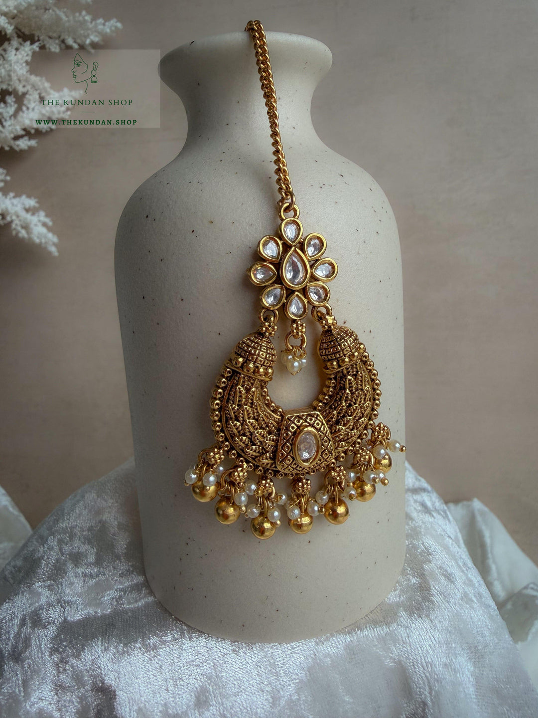 Crowned // Antique Maangtikkas Maangtikka THE KUNDAN SHOP 