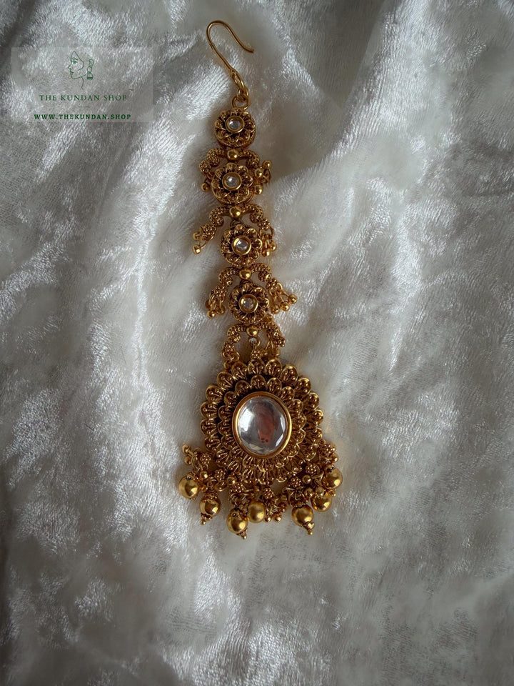 Crowned // Antique Maangtikkas Maangtikka THE KUNDAN SHOP 