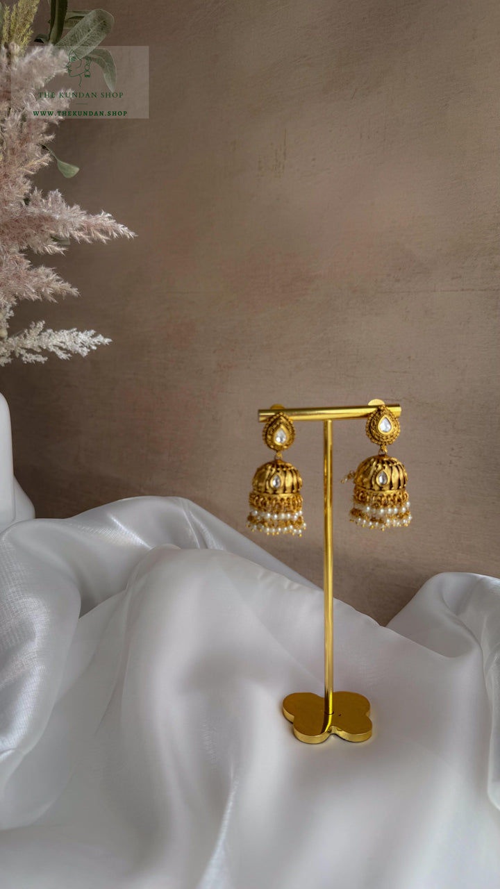 Entitled // Antique Jhumki Earrings THE KUNDAN SHOP 