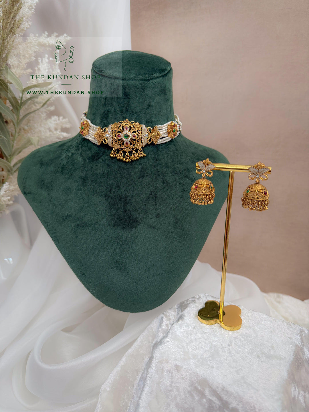 Pretty Telling // Pink &amp; Green Necklace Sets THE KUNDAN SHOP 