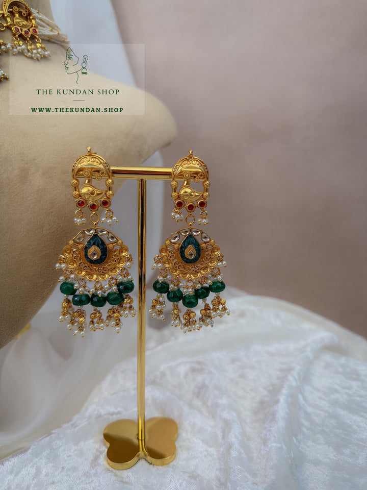 Moorni Palace in Green Necklace Sets THE KUNDAN SHOP 