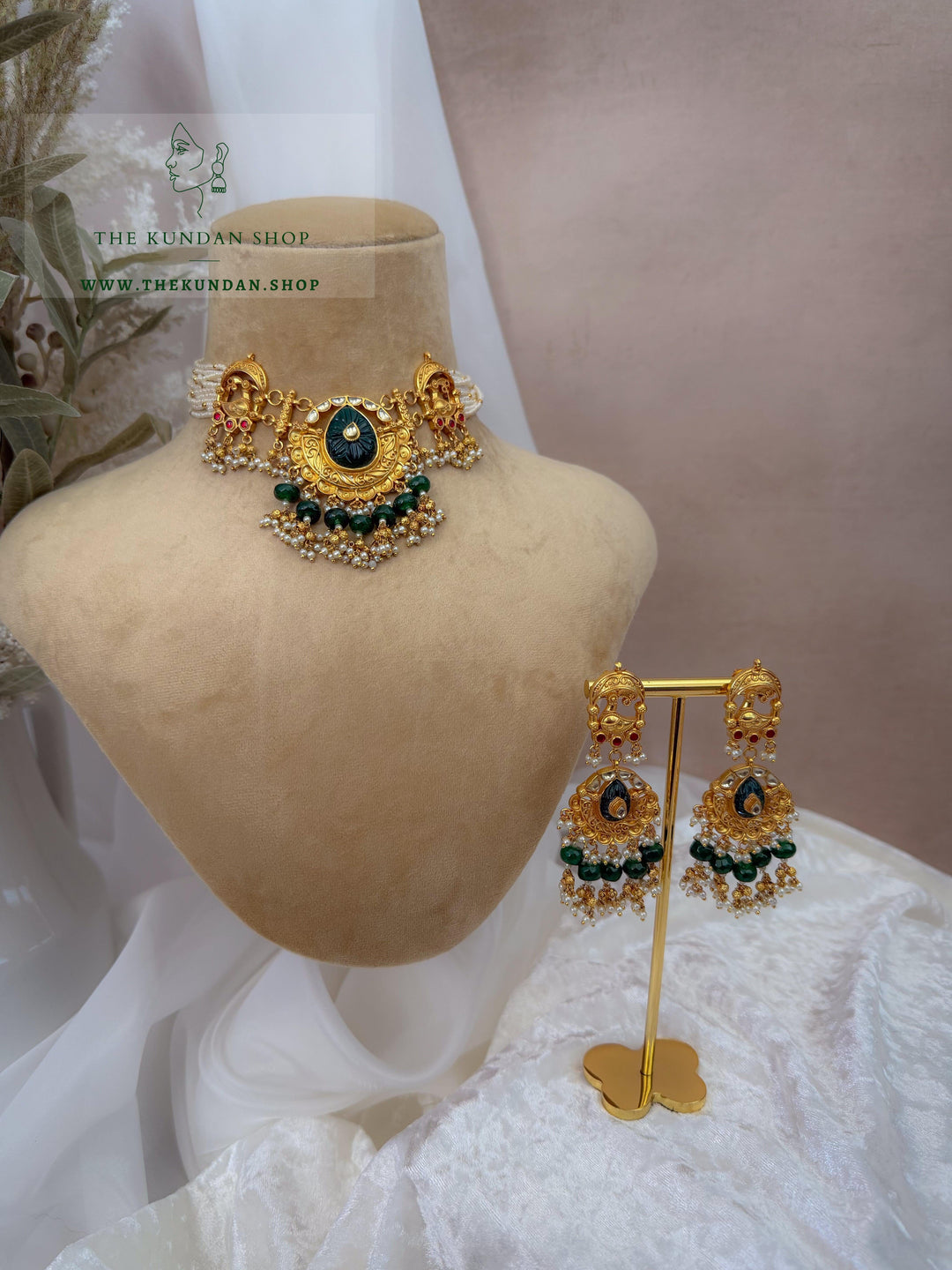 Moorni Palace in Green Necklace Sets THE KUNDAN SHOP 