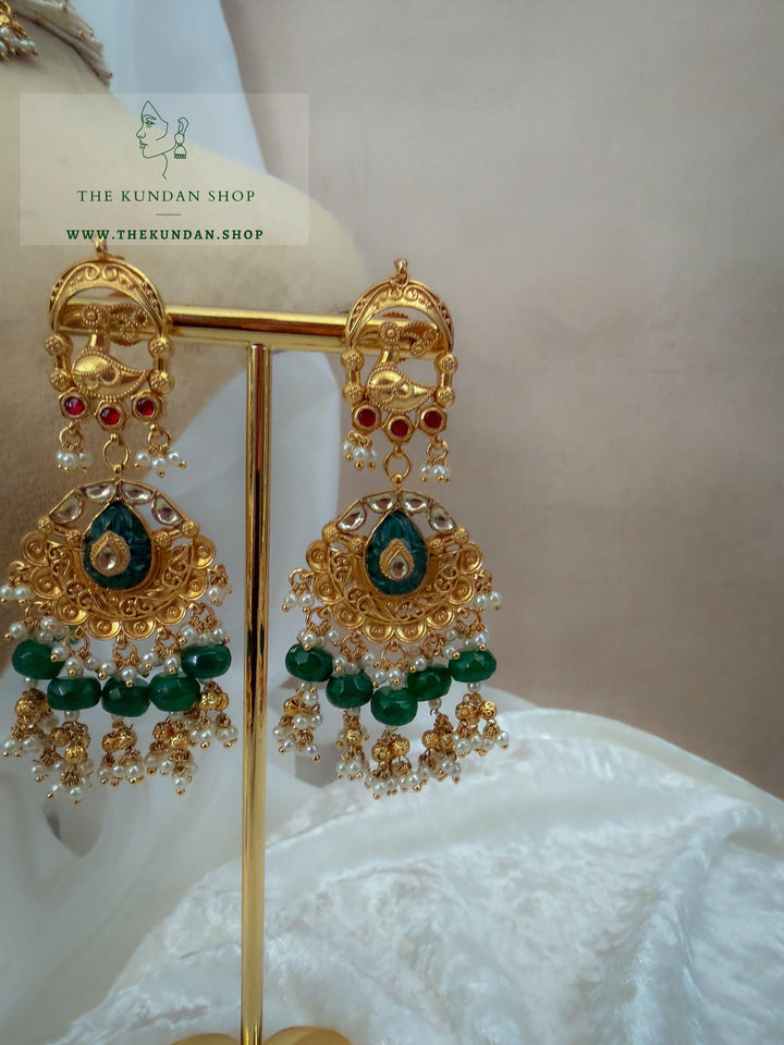 Moorni Palace in Green Necklace Sets THE KUNDAN SHOP 