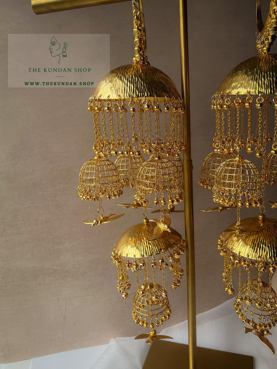 Nestling in Gold Kaleeray Kaleeray THE KUNDAN SHOP 