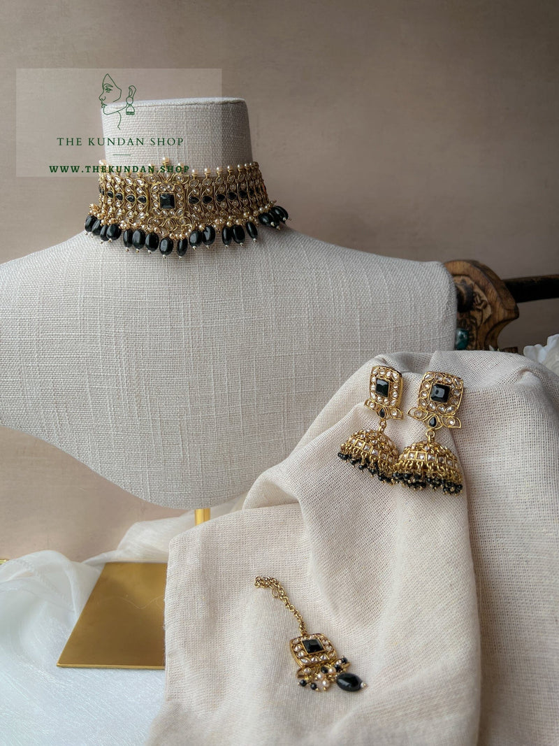 Vivid in Black Necklace Sets THE KUNDAN SHOP 
