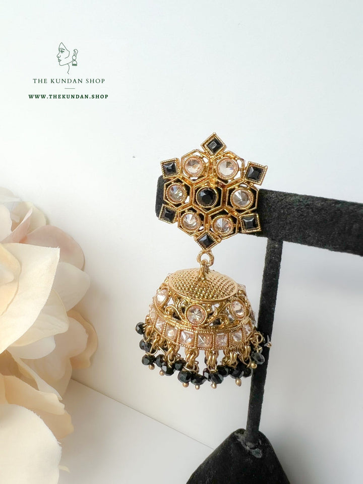 Keeper in Black Necklace Sets THE KUNDAN SHOP 