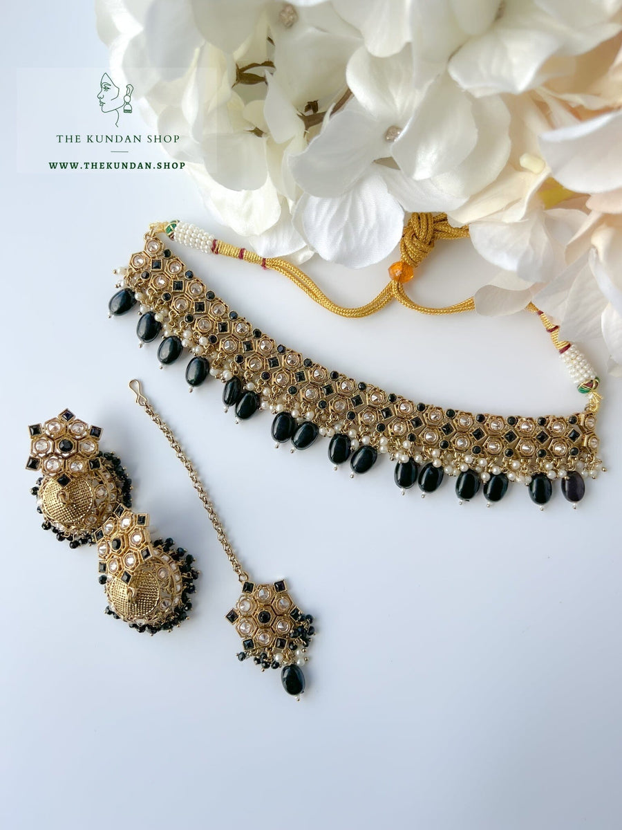 Keeper in Black Necklace Sets THE KUNDAN SHOP 