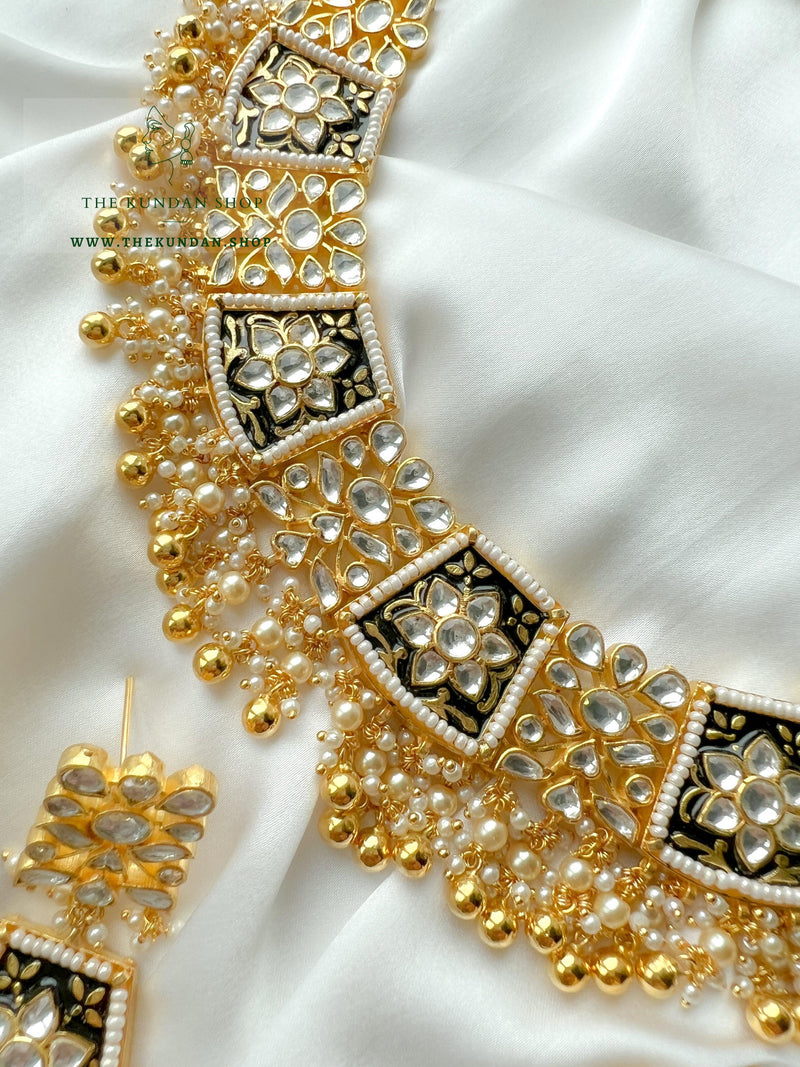 Appreciative in Black Necklace Sets THE KUNDAN SHOP 