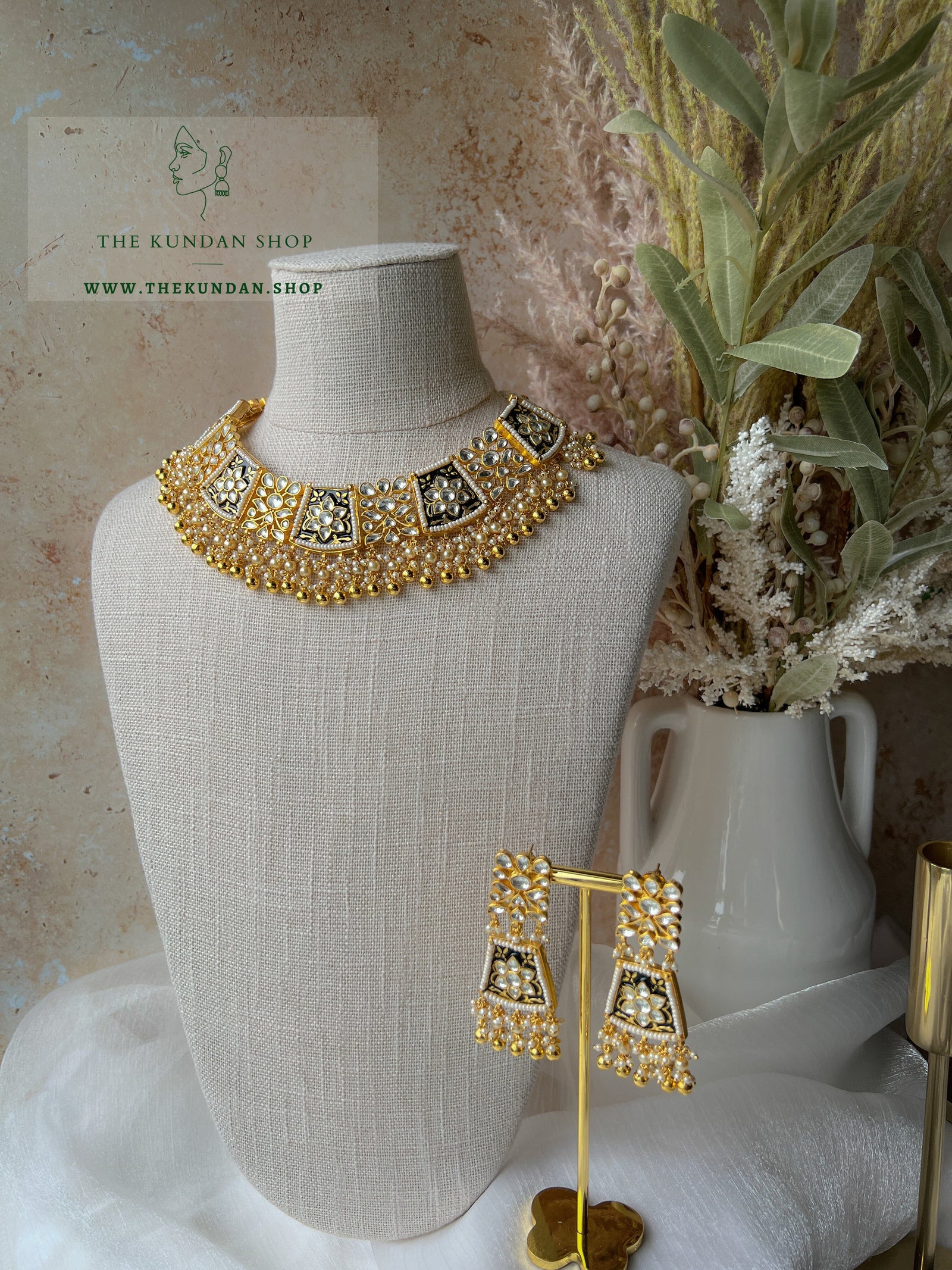 Appreciative in Black Necklace Sets THE KUNDAN SHOP 