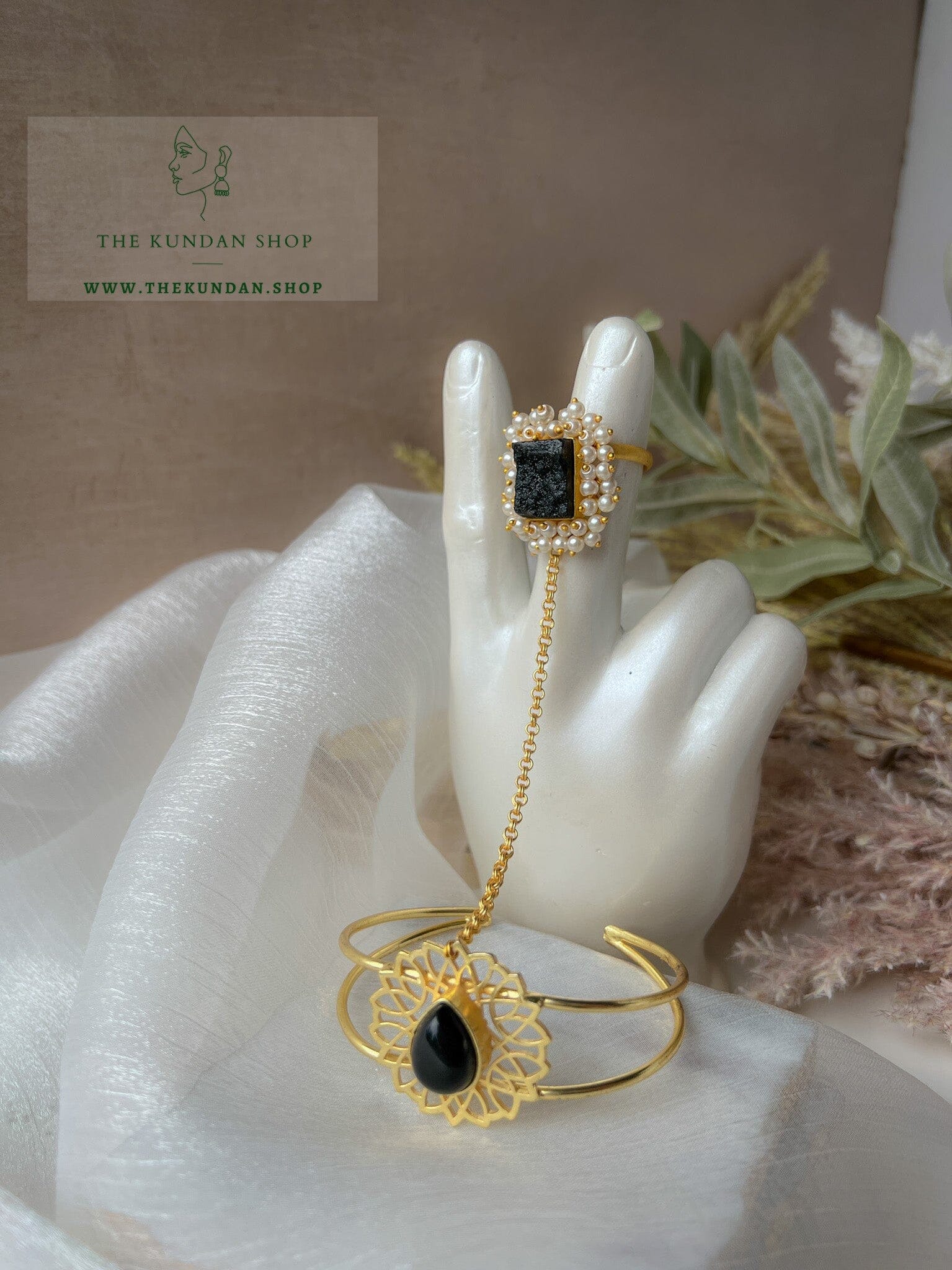 Stones in Black // Bracelet + Ring Combo Bangles THE KUNDAN SHOP 