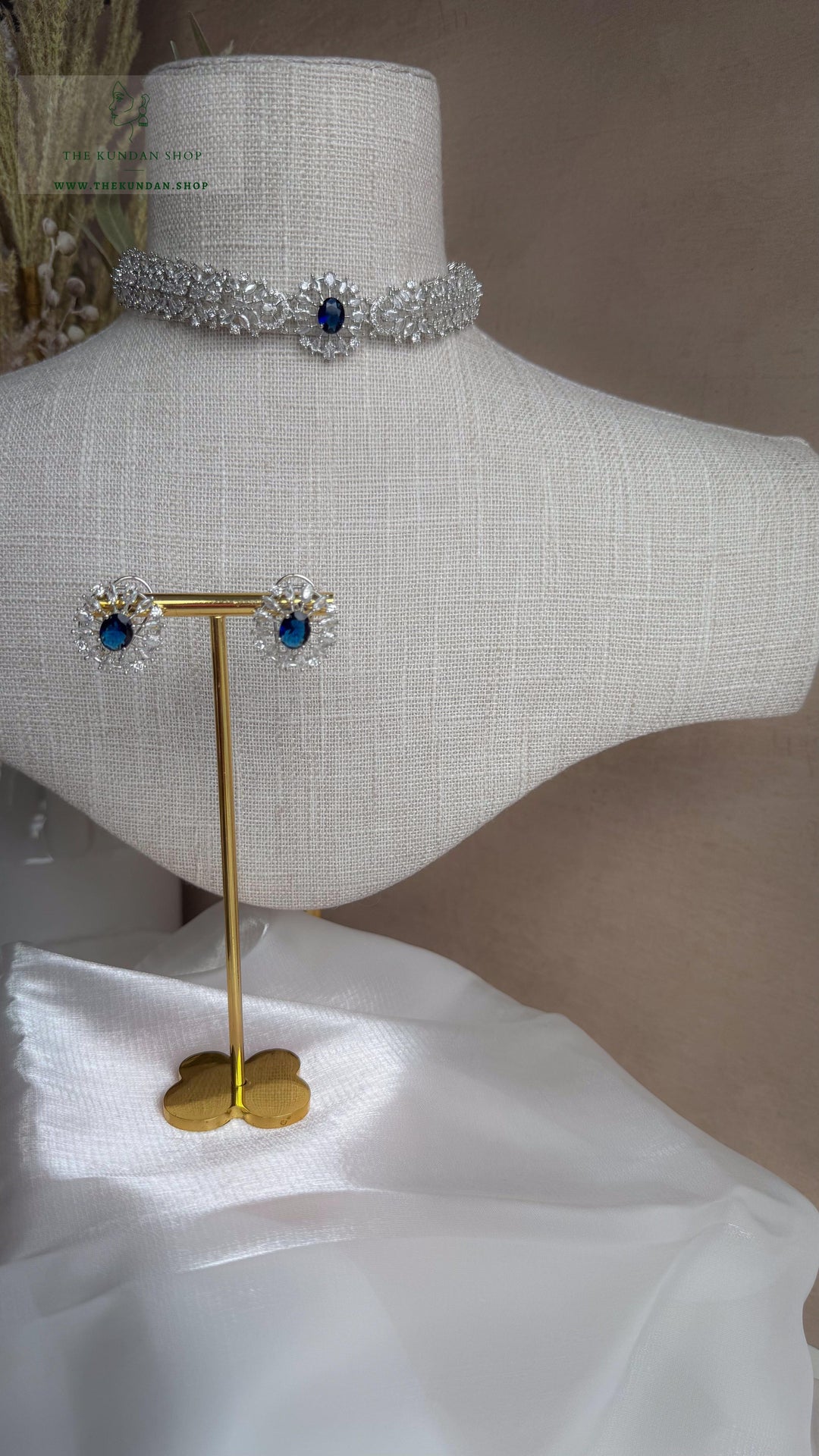 Aurora in Silver // Sapphire Blue Necklace Sets THE KUNDAN SHOP 
