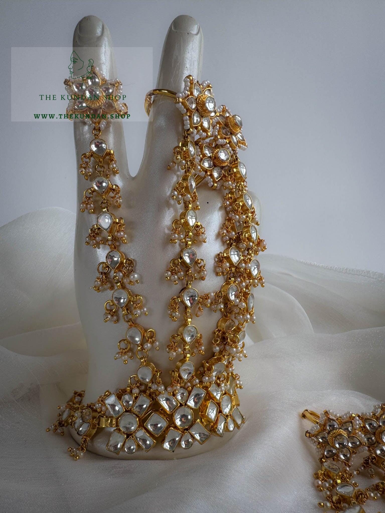 Lavish Floral Rings // Bridal Haathphool Ring THE KUNDAN SHOP 