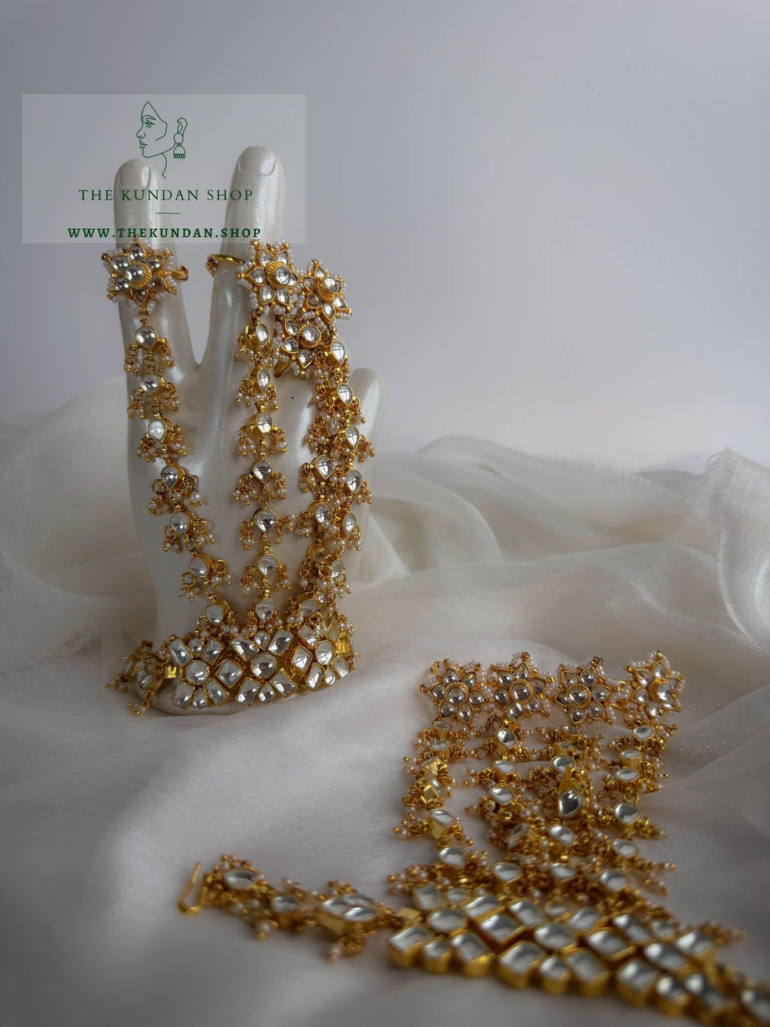 Lavish Floral Rings // Bridal Haathphool Ring THE KUNDAN SHOP 