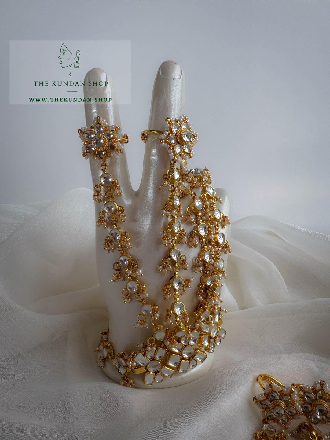 Lavish Floral Rings // Bridal Haathphool Ring THE KUNDAN SHOP 