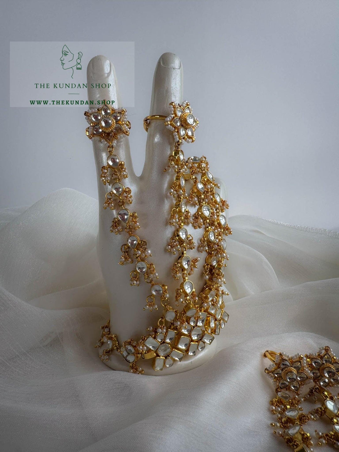 Lavish Floral Rings // Bridal Haathphool Ring THE KUNDAN SHOP 