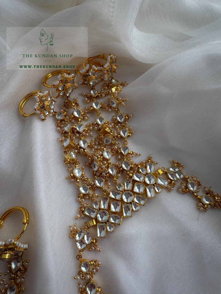 Lavish Floral Rings // Bridal Haathphool Ring THE KUNDAN SHOP 
