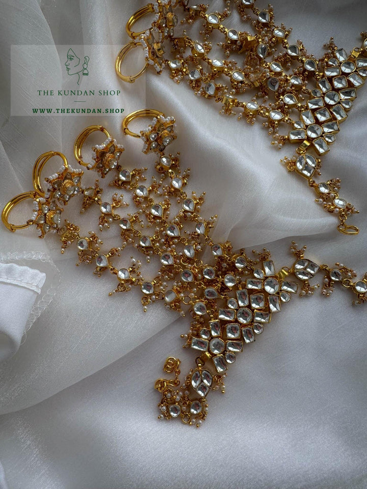 Lavish Floral Rings // Bridal Haathphool Ring THE KUNDAN SHOP 