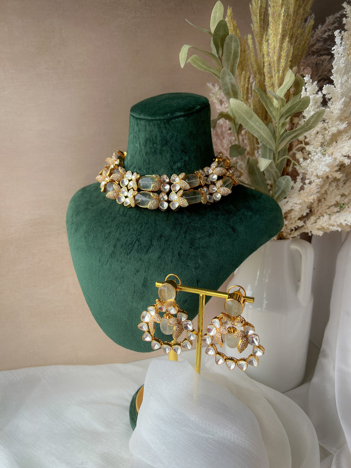 Advantaged in Sage & Gold Necklace Sets THE KUNDAN SHOP 