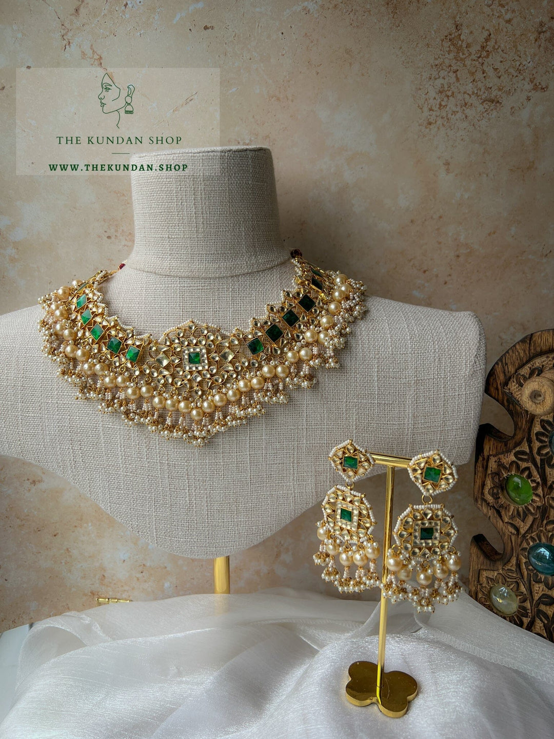 Entice in Green & Pearl Necklace Sets THE KUNDAN SHOP 