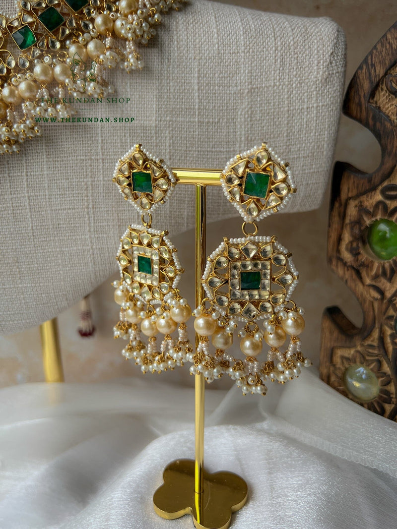 Entice in Green & Pearl Necklace Sets THE KUNDAN SHOP 
