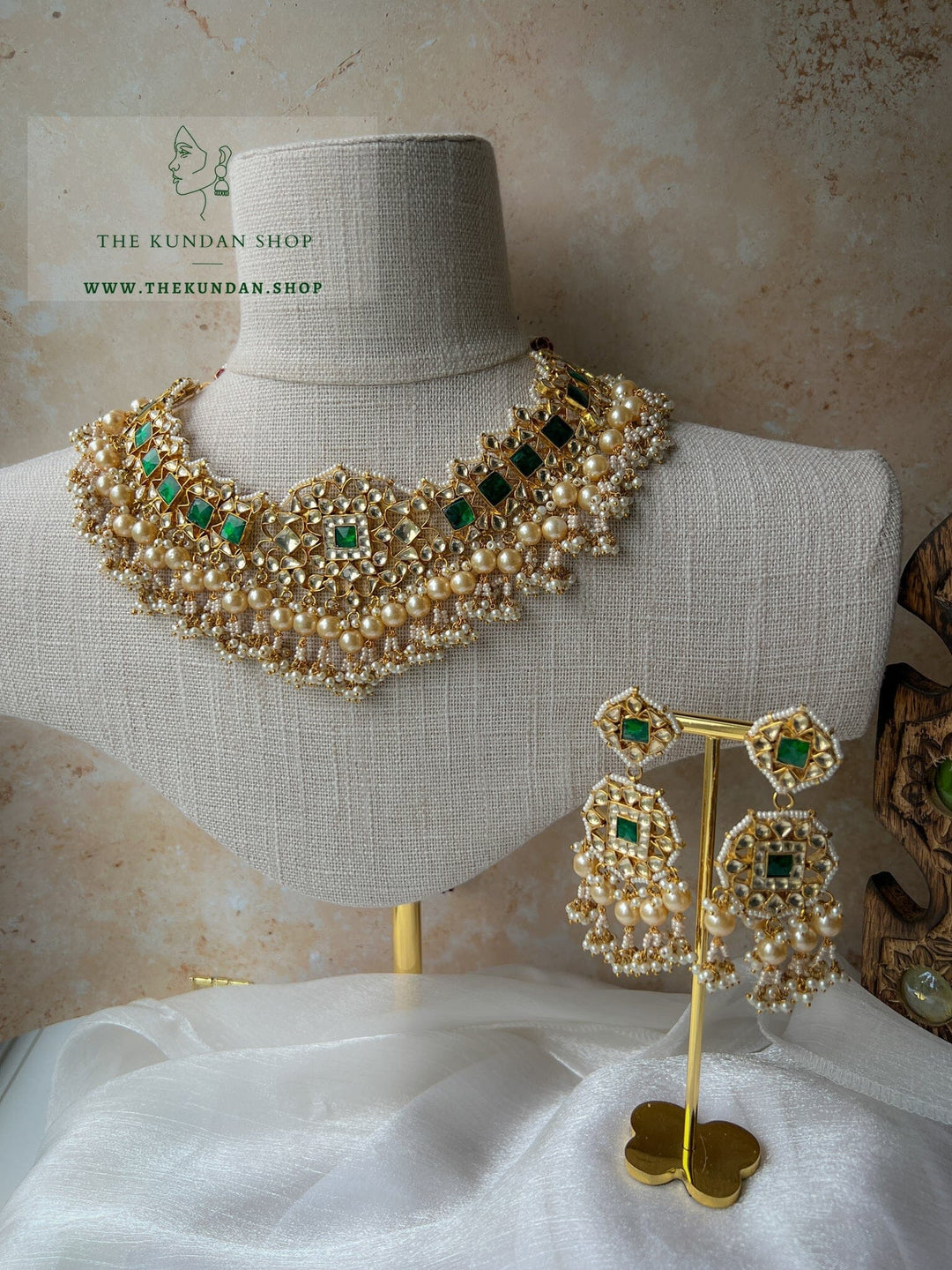 Entice in Green & Pearl Necklace Sets THE KUNDAN SHOP 