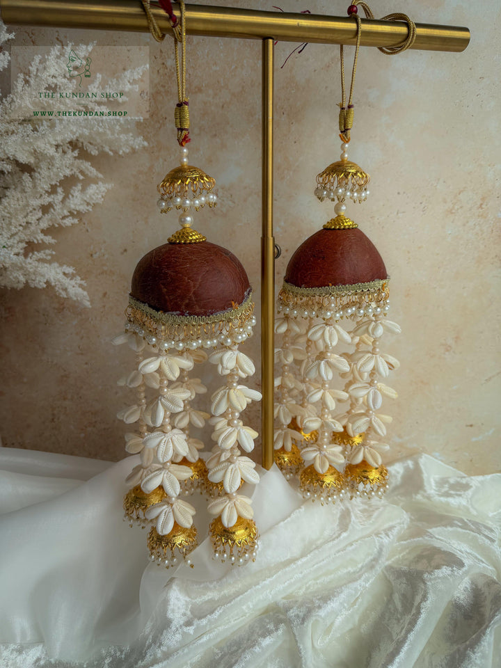 Traditional Coconut // Kaleeray Kaleeray THE KUNDAN SHOP 