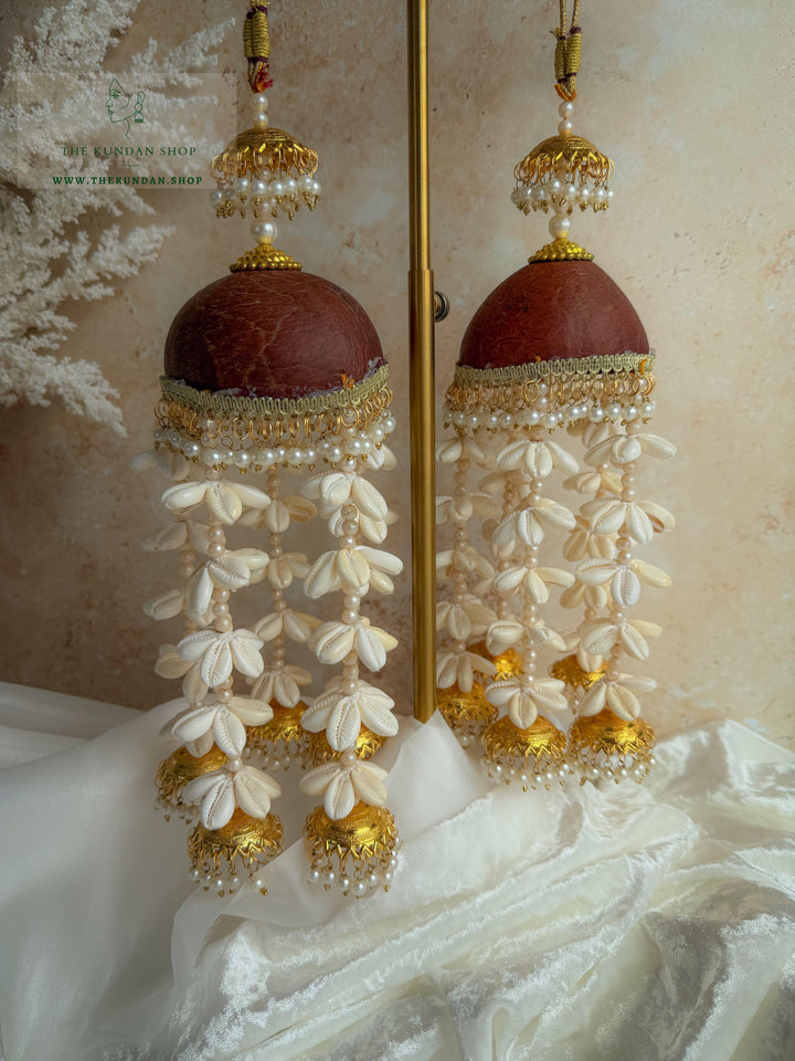 Traditional Coconut // Kaleeray Kaleeray THE KUNDAN SHOP 