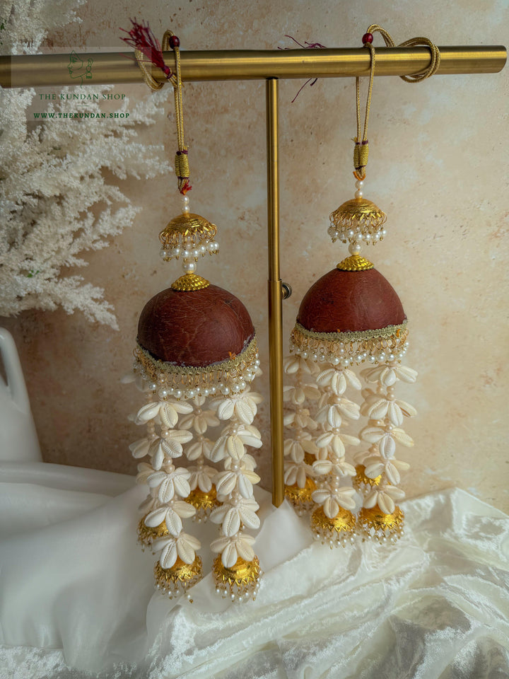 Traditional Coconut // Kaleeray Kaleeray THE KUNDAN SHOP 