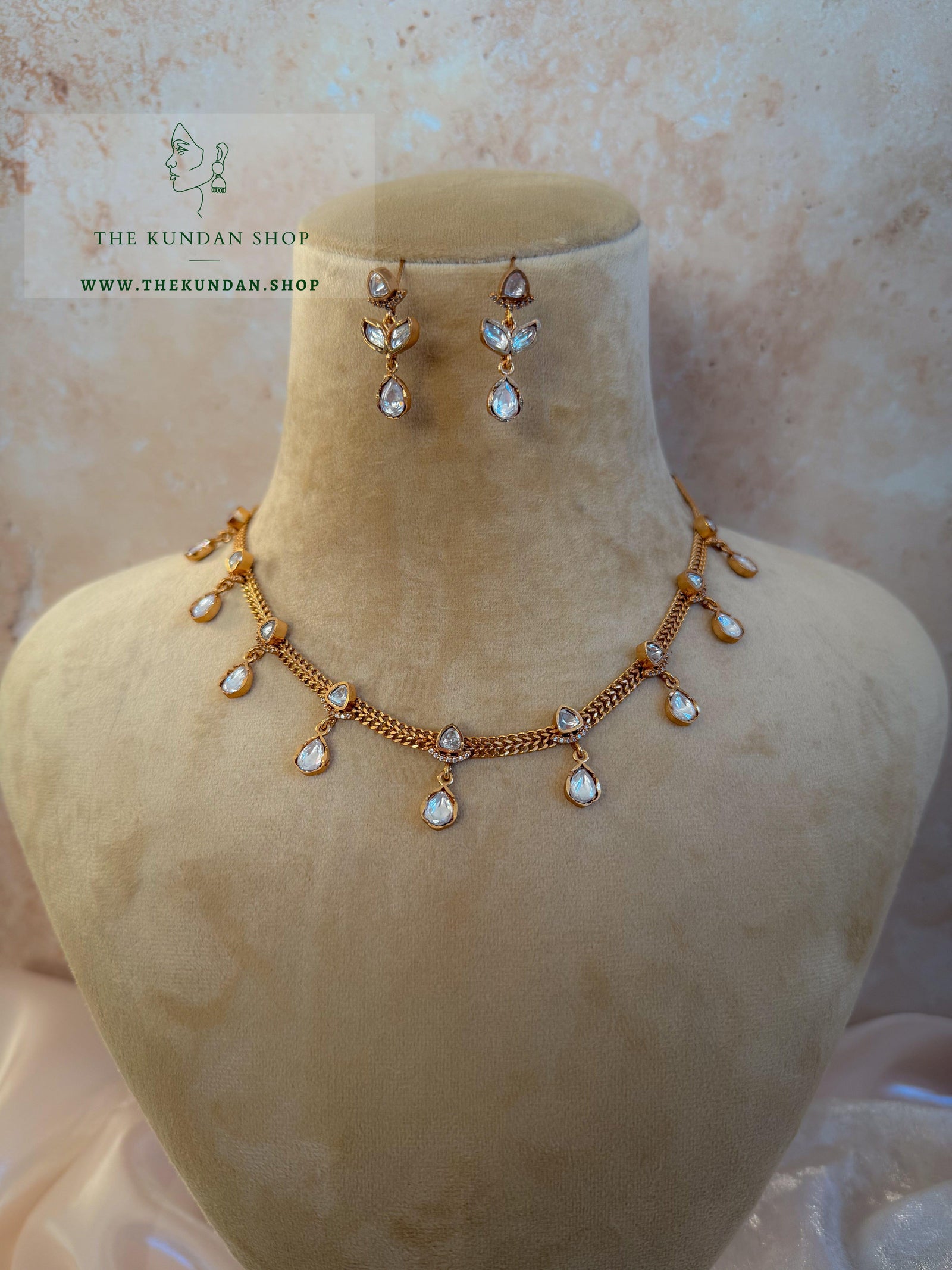 Dainty Drops // Kundan Necklace Sets THE KUNDAN SHOP 