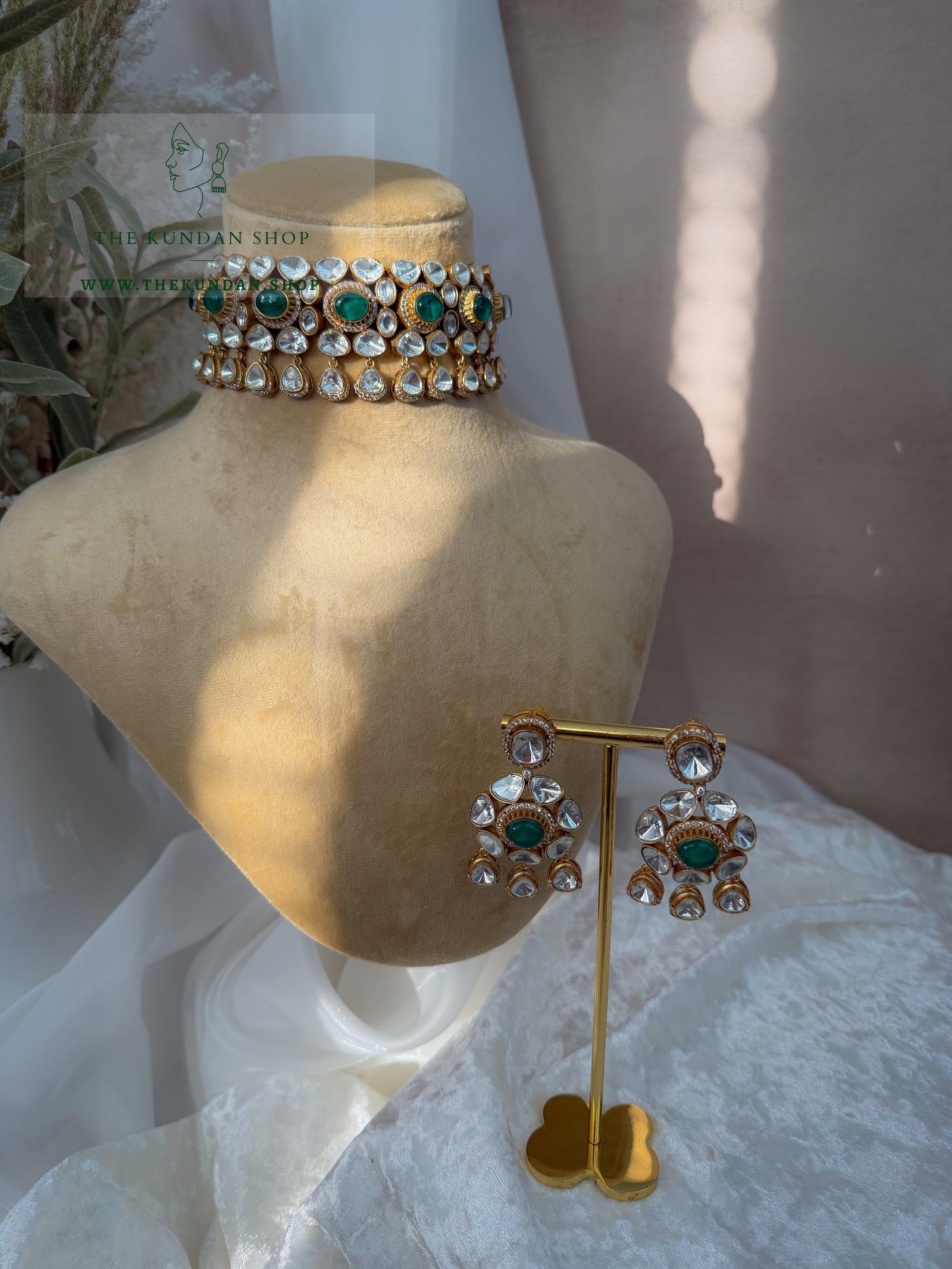 Courted in Stone // Dark Green Necklace Sets THE KUNDAN SHOP 