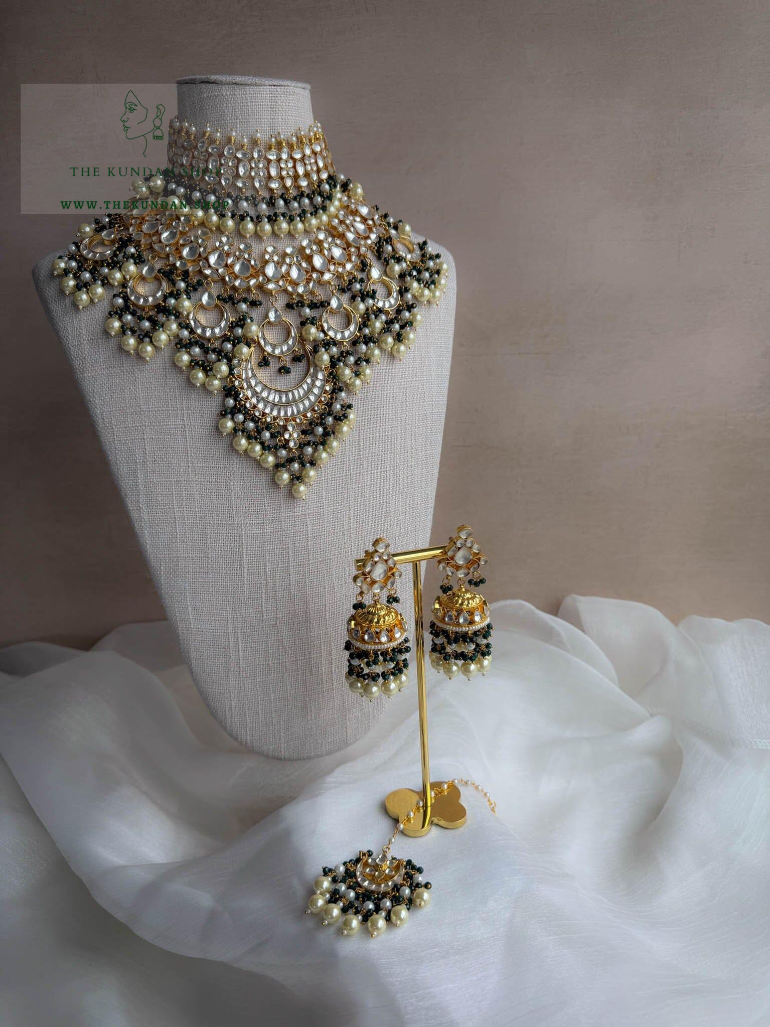 A Spoken Story in Dark Forest Green Necklace Sets THE KUNDAN SHOP 