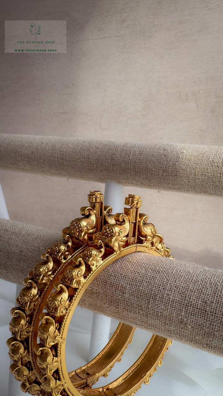 Elephant Embrace // in Antique Bangles THE KUNDAN SHOP 