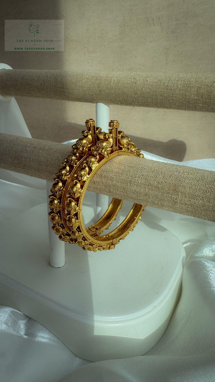 Elephant Embrace // in Antique Bangles THE KUNDAN SHOP 