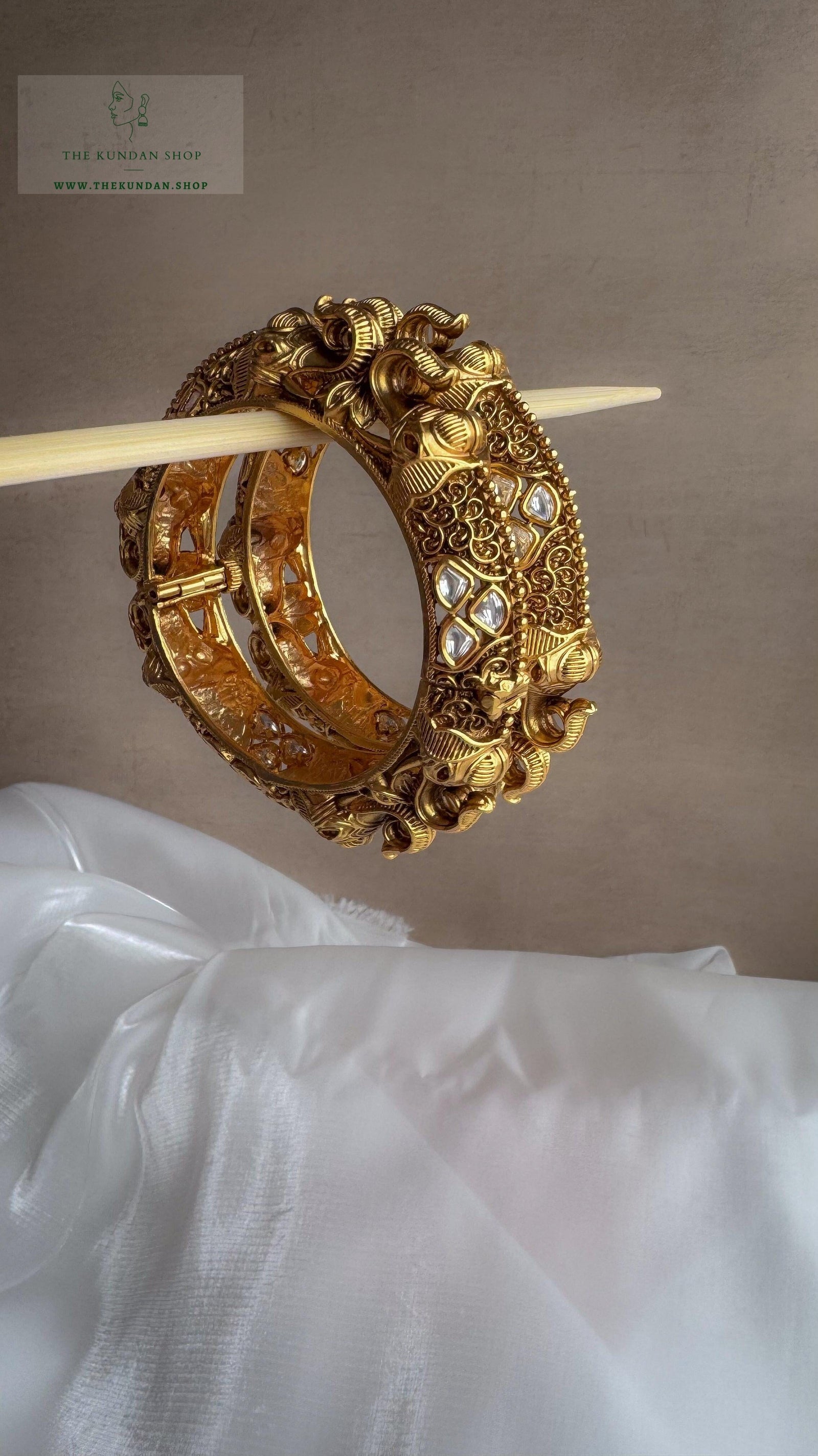 Regal Pairs // Kangan Bangles THE KUNDAN SHOP 