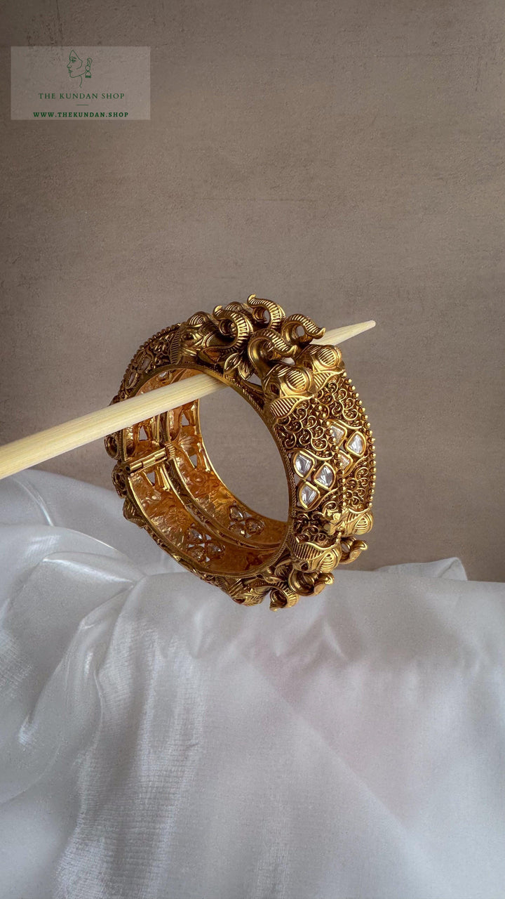 Regal Pairs // Kangan Bangles THE KUNDAN SHOP 