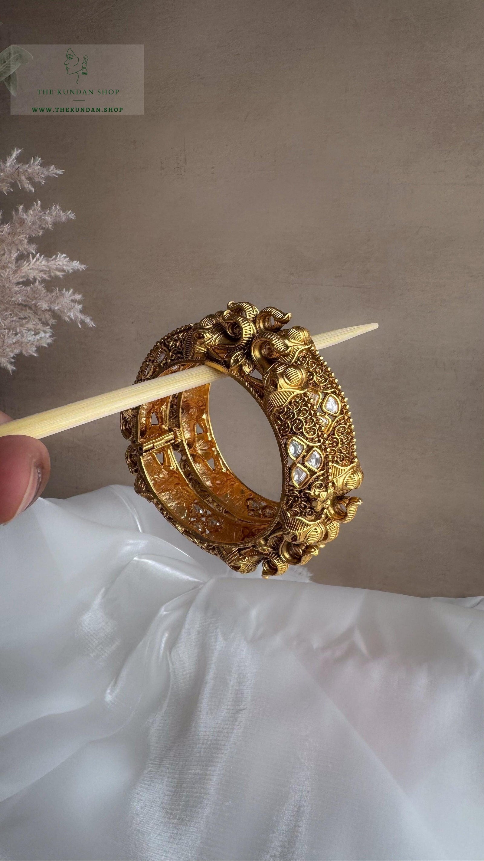 Regal Pairs // Kangan Bangles THE KUNDAN SHOP 