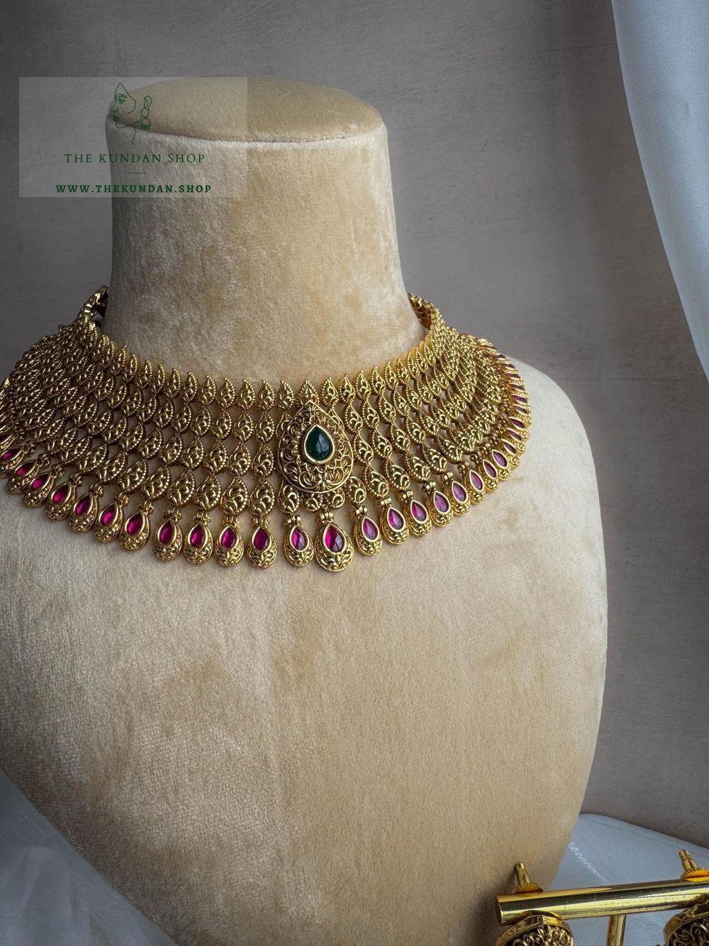 Emerald Heart in Antique Necklace Sets THE KUNDAN SHOP 