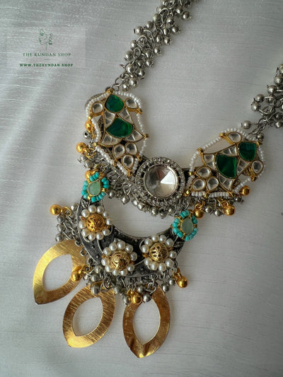 Circling in Emerald // Oxidized Silver Necklace Sets THE KUNDAN SHOP 