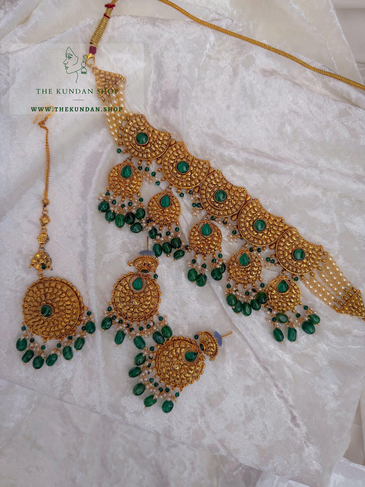 Stay Still in Emerald Green Necklace Sets THE KUNDAN SHOP 