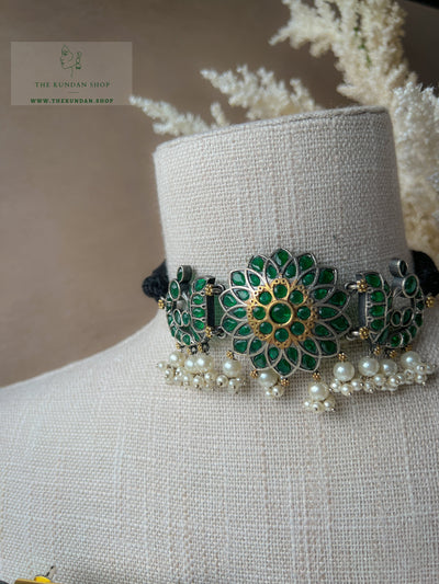 Earnest in Green // Oxidized Silver Necklace Sets THE KUNDAN SHOP 