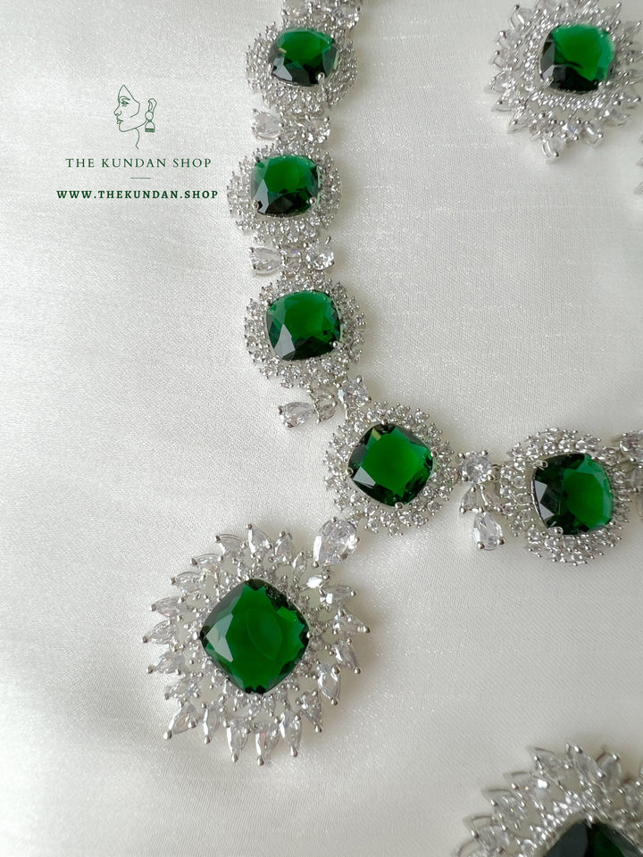 Flattery in Emerald Necklace Sets THE KUNDAN SHOP 