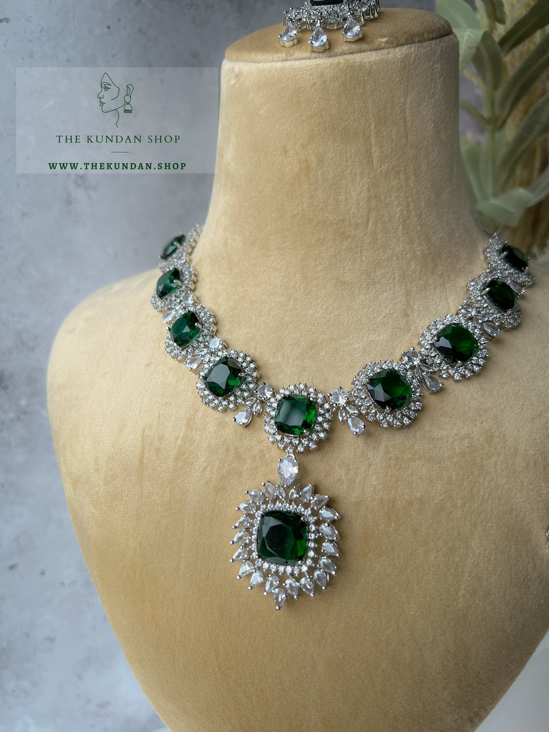 Flattery in Emerald Necklace Sets THE KUNDAN SHOP 