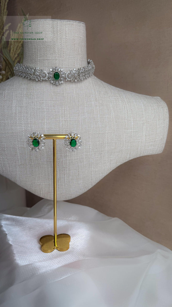 Aurora in Silver // Emerald Necklace Sets THE KUNDAN SHOP 