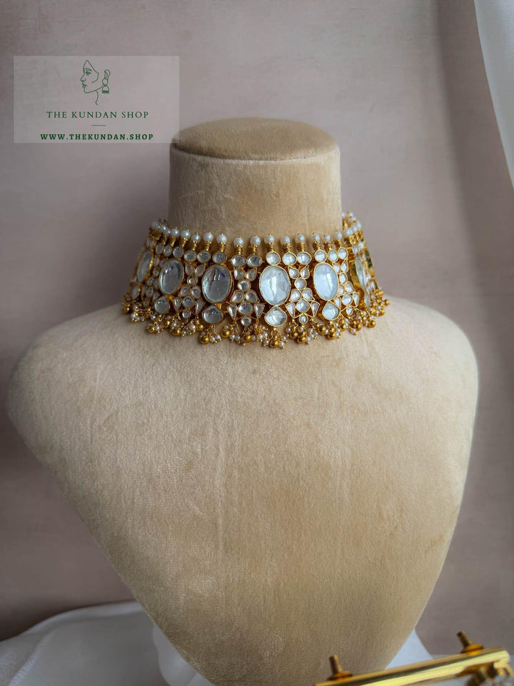 Relevant in Gold Necklace Sets THE KUNDAN SHOP 