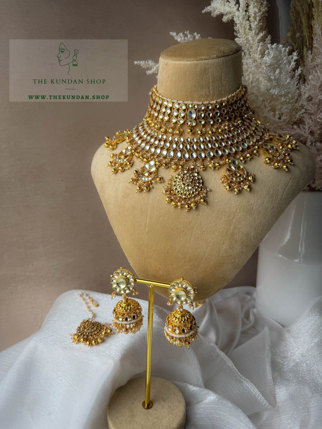 Motive in Gold Kundan Necklace Sets THE KUNDAN SHOP 