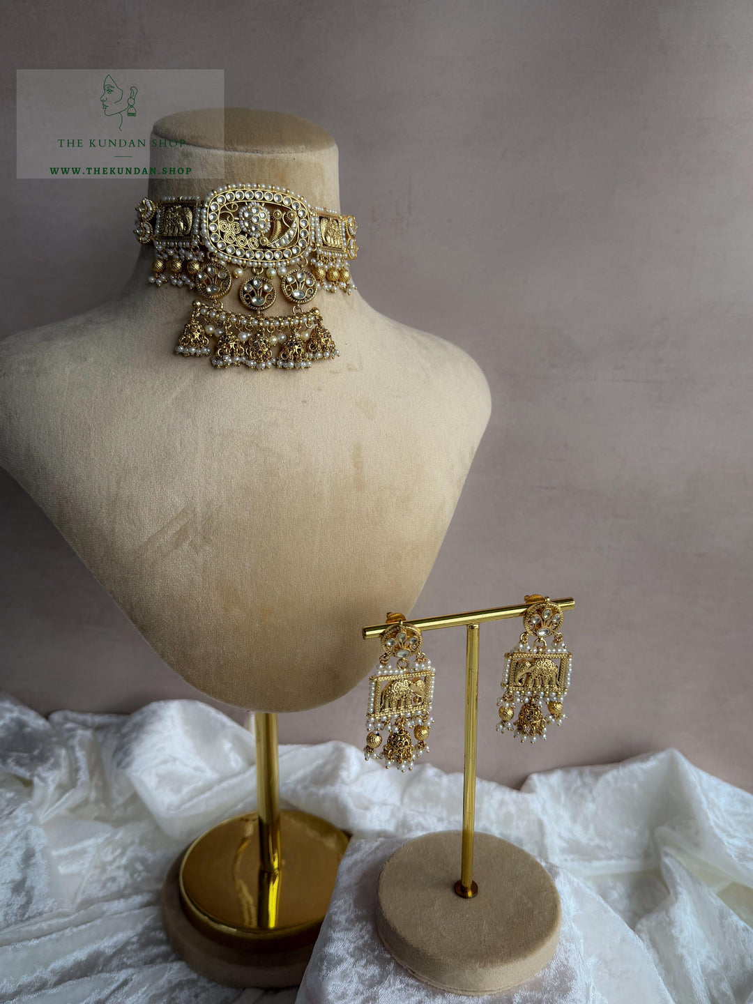 Dreamy in Golden Necklace Sets THE KUNDAN SHOP 